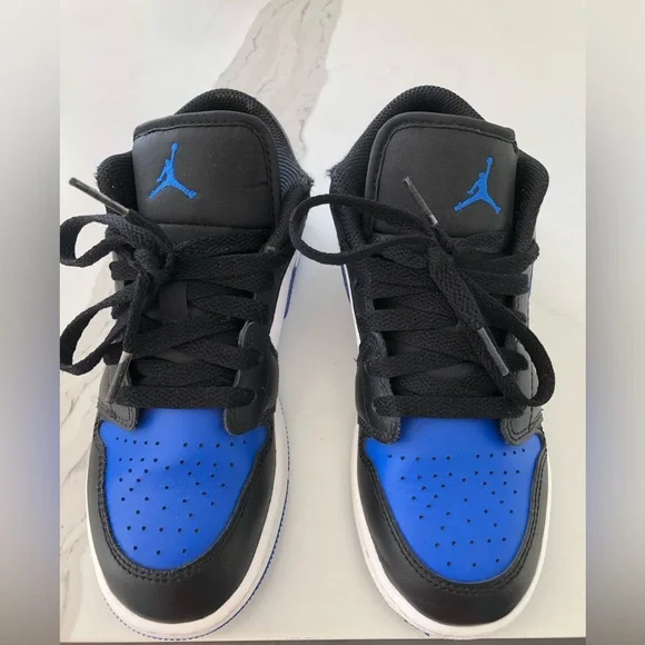 Nike Jordan boy size 4y - Picture 1 of 7